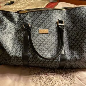 Large weekend tote bag.